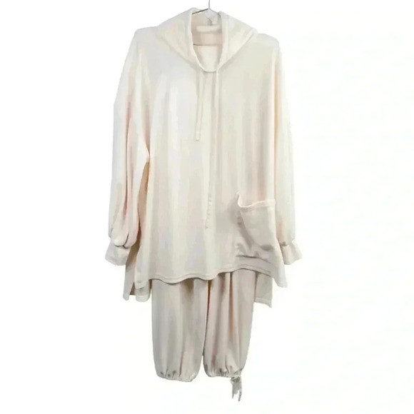 NAP Loungewear Ivory Fleece Oversized Sweatshirt Hoodie And Jogger Pants Set - Picture 2 of 13